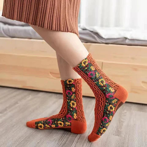Meias Florais Bordadas a Mão Vintage | Kit 5 Pares